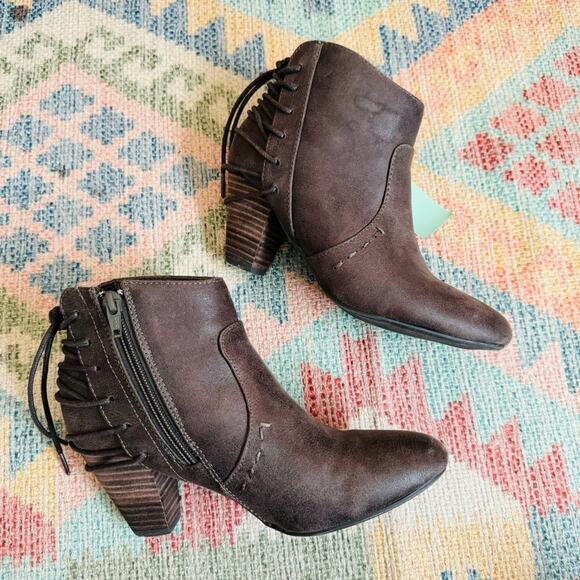 💚 Report | faux leather milla ankle booties - Picture 3 of 6